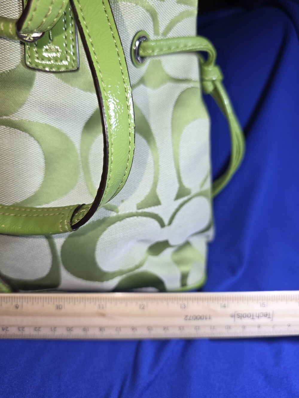 Green Signature Pattern Tote Bag - Picture 3 of 11